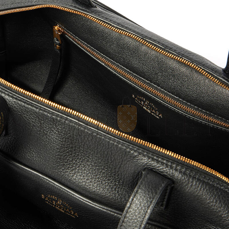 Ba1en*iaga carrie medium leather bowling bag 8264252 (35.8*18.7*16.5cm)